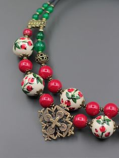 Ukrainian Necklace, High Strung, Kalung Manik-manik, Granny Gifts, Red Choker, Necklace Aesthetic, Diy Bracelets Tutorials, Choker Designs, Ceramic Necklace