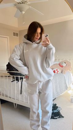 White Fox Set Whitefox Hoodies Outfits, White Fox Matching Sets, White Fox Joggers, White Fox Tracksuit, White Fox Sweatpants, White Fox Set, White Fox Hoodie Outfit, White Fox Outfits, White Fox Jumper