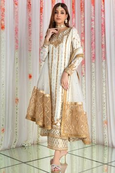 Wardah Zardozi Embroidery, Designer Outfit, Beautiful Pakistani Dresses, Casual Party Dresses, Wedding Bridal Party, Bridal Party Dresses, Net Dupatta, Pakistani Designers, Mom Dress