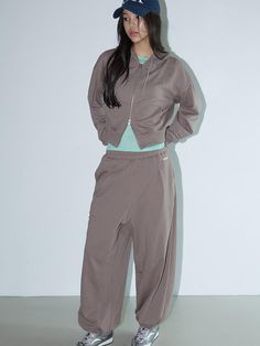 Composition : Cotton 75 / Poly 25Country of Origin : Republic of Korea Sweatpants, The Originals, Pants, Clothes For Women, Clothes