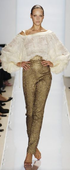 Chado Ralph Rucci Gold Pants, Elegant Pant, Metal Clothing, Va Va Voom, High End Fashion, Gold Fashion, Runway Fashion