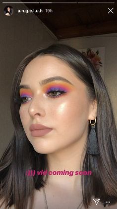 Makeup Looks With Pop Of Color, Easy Bold Makeup Looks, Purple Pink Orange Eye Makeup, Summer Makeup Looks Colorful, American Makeup Look, Orange And Purple Makeup, Bright Makeup Looks, Makeup Ideas Colorful, American Makeup