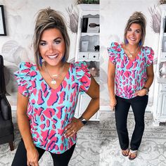 Step back in time with the Glimpse of the Past Blouse. All eyes are on you in this relaxed fit abstract print, designed with a double layer of flutter sleeves. It's relaxed fit provides ultimate comfort. Get ready to experience a glimpse of the past, like never before. 100% Polyester Want to view this on the *Live* Sizing & Styling Guide?! Watch it in the photo section above or by clicking here! *You will need to scan through to find this specific item on the video. Rachel is a size 8, Kristine Rachel Clark, Styling Guide, New Inventory, Step Back, All Eyes, Flutter Sleeves, Back In Time, All About Eyes, Abstract Print