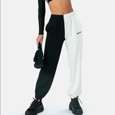 Never Worn Adika Color Block Black And White Sweatpants Joggers Flame Pants, Sweatpants Oversized, Colorblock Sweatpants, Black And White Sweatpants, Graphic Sweatpants, Green Sweatpants, White Sweatpants, Comfy Sweats, Style Sweatpants