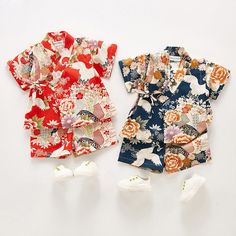 Baby will look fashionable in this soft and comfortable kids kimono set. Featuring short sleeves and a wrap-around style at the front with a beautiful color design. It comes with matching shorts. This kids kimono set makes a great everyday outfit. Material: Cotton Kids Kimono, Japanese Baby, Kimono Set, Baby Kimono, Japanese Home, Japanese Clothing, Traditional Kimono, Summer Kimono, Summer Pajamas