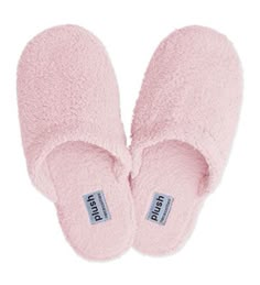 Pretty Plush Bath Slippers Nana Shoes, Cashmere Loungewear, Women Shoes Heels, Slippers Christmas, Cozy Luxury, Air Shoes, On Clouds, Fuzzy Slippers, Walking On Clouds