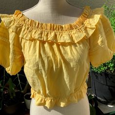 H&M Divided Light Yellow Women Blouse Size S New With Tag Take It Offer Me Somthing Cute Yellow Shirts, Halter Neck Blouses, H&m Blouse, White Floral Blouse, Short Blouses, Maternity Blouse, Yellow Shirt, Dressy Blouse, H&m Shirts