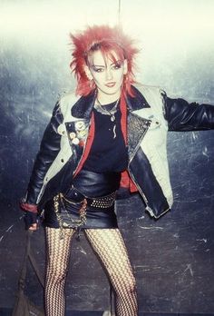 80's London #1980SFashionTrends Stile Punk Rock, Secret Cinema, Indie Outfits Grunge, Chica Punk, 1980s Fashion Trends, Look 80s, 70s Punk