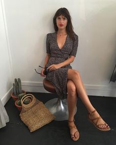 Style Attitude Jeanne Damas Style, Sukienki Maksi, French Street Fashion, Jeanne Damas, French Girl Style, Popsugar Fashion, Looks Street Style, Couture Week, Parisian Chic