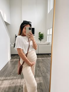 Maternity Fitted Dress Outfit, Bump Friendly Business Casual, Maternity Neutral Outfit, Chic Maternity Outfits Winter, Maternity Outfits With Pants, Maternity Cool Outfits, Transitional Maternity Outfits, Obgyn Appointment Outfit, Pregnant Pants Outfit