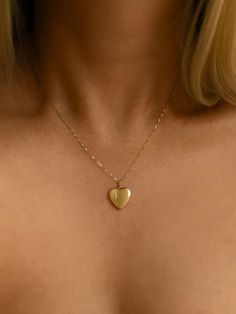 THE HEART OF GOLD LOCKET NECKLACE Gold Heart Pendant Jewelry, Cute Lockets, Shifting Jewelry, Gold Heart Locket Necklace, Gold Lockets, Locket Gold, Lover Necklace, Gold Heart Locket, Gold Locket Necklace