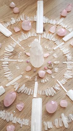 Crystals Healing Grids, Crystal Mandala, Crystal Photography, Healing Room, Peaceful Mind, Crystal Aesthetic, Women's Circle, Best Meditation, Healing Space