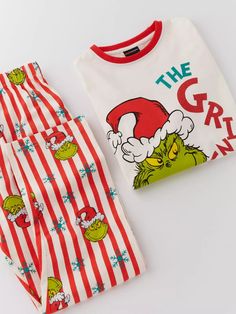 95%Polyester+5%Spandex. Each set includes comfortable and high-quality outfits that are perfect for lounging and Homeing during the holiday season. The soft fabric ensures a comfortable and relaxing experience, while the matching design creates a fun and memorable family look. Christmas Pyjamas, Matching Christmas Pajamas, Family Look, Matching Design, Dad Baby, Family Christmas Pajamas, The Grinch, Christmas Pajamas, Family Christmas