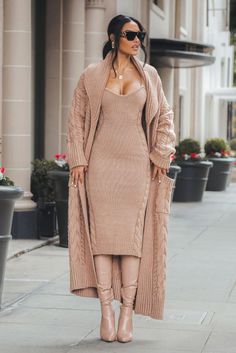 Rok Midi, Sandal Tali, Winter Mode Outfits, Corporate Outfits, Cable Knit Cardigan, Knit Sweater Dress, Knit Midi Dress, Fall Fashion Outfits