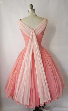 Prom Dresses Vintage 1950s, Vintage Homecoming Dress, Vintage Homecoming Dresses, 50s Prom Dresses, Prom Dress Vintage, 50s Prom, Mode Retro, Formal Clothes, Classy Clothes