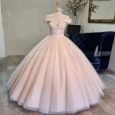 Quinces Or Sweet Sixteen Dress Size 12 Color Solid Light Pink Sweet 16th Dress, Light Pink Quinceanera Dresses, Pink Sweet 16 Dress, Pink Quinceanera Dresses, Outfits Dr, Burgundy Quinceanera Dresses, Extravagant Dresses, Pink Quinceanera, Quinceanera Pink