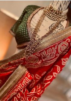 Kerala Saree Blouse, Green Blouse Designs, Draping Ideas, Kerala Saree Blouse Designs, Bridal Dupatta, Kerala Saree, Traditional Blouse Designs, Sari Blouse Designs, Saree Blouse Patterns