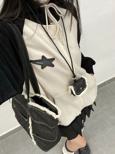 Downtown Outfits, 사진 촬영 포즈, Y2k Outfits, Mode Inspo, Korean Outfits, White Outfits, Dream Clothes, Styl Vintage, Aesthetic Outfits