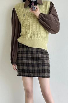 Hip Skirt, Winter Outfit Inspiration, Fall Coat, Wool Skirt, Skirt Skirt, Plaid Design, Wool Skirts, Short Skirt, Wool Plaid