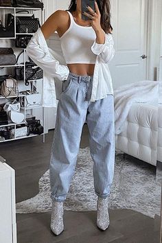 Tee Outfits, Summer Workout Outfits, 90s Fits, Work Outfit Office, Basic White Tee, Jeans Outfit Summer, Jeans Outfit Casual, High Waist Denim, Outfits 2022