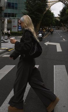 Look Boho Chic, Nyc Outfits, Uni Outfits, Uggs Outfit, 가을 패션