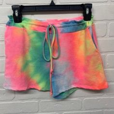 Super Cute And Super Soft Tie Dye Knit Shorts. They Feature An Adjustable Tie Waistband And Pockets. They Are Very Light Weight With A Good Amount Of Stretch. * 1xl Waist 32"-38" Inseam 3" * 2xl Waist 34"-40" Inseam 3" * 3xl Waist 36"-42" Inseam 3" * 95% Polyester 5% Spandex : Hand Wash * Due To The Dyeing And Washing Process, Every Item Is Unique And Can Vary From Piece To Piece. Moto Jeggings, Tie Dye Loungewear, Sublimation Ideas Projects Inspiration, Tie Dye Fashion, Tie And Dye, Loungewear Set, Kimono Jacket, Knit Shorts, Small Waist