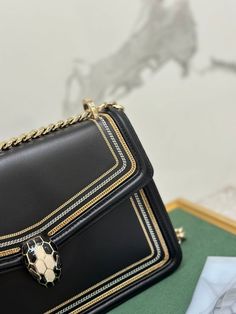 Size: 24cm*16cm*6.5cm It comes with Dust box, Care manual, Tag, and Paper bag. Rectangular Shoulder Bag With Original Box, Black Rectangular Flap Bag, Crossbody Flap Bag With Original Box As Gift, High-end Square Shoulder Bag For Gift, High-end Black Shoulder Bag For Gift, High-end Square Shoulder Bag Gift, High-end Square Shoulder Bag As Gift, High-end Black Rectangular Flap Bag, High-end Tote Bag For Gift