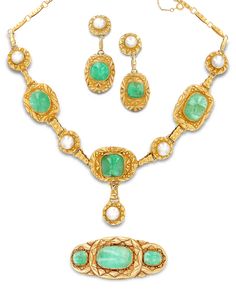 An array of vibrant green emeralds and luminous pearls are set in this luxurious Victorian parure. Crafted of 18-19K yellow gold, the suite comprises a pair of earrings, a bracelet and a necklace specially designed to be worn together. Victorian People, Ruby Pendant Necklace, Victorian Jewellery, Ruby Necklace Pendant, Turtle Dove, Diamond Necklace Designs, David Webb, Jewelry For Sale, Ruby Pendant