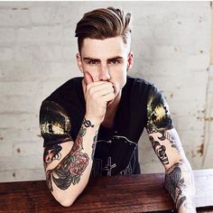 Thomas Davenport, Mens Hairstyles Medium, Classic Hairstyles, Inked Men, Undercut, Men's Grooming, Haircuts For Men, Tattoos And Piercings