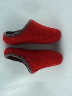 Women's Scuff Slippers Felted Knit Pattern Machine Felting, Felted Slippers Pattern, Leg Accessories, Knitting Short Rows, Felt Slippers, Knitted Slippers Pattern, Felt Shoes, Knitting Tips, Wool Slippers