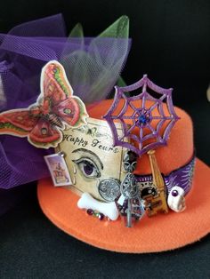 Top Hat Fascinator, Le Tarot, Hat Fascinator, Mini Top Hat, Mini Top, Wichita Ks, Top Hat, Fascinator, Halloween Wreath