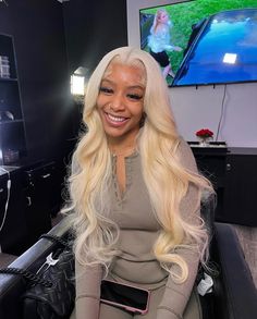 Style Frontal Wig, Honey Blonde Wig, Frontal Wig Install, Long Weaves, Hair Clean, Sew In Hairstyles, Curls Hair, Wig Install, Cheap Wigs