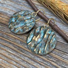 Unique Boho Inspired Vintage Patina dangle earrings-made with Natural Brass. Includes 10K Gold Plated Ear Wire and Silicone Earring Backs: These earrings are perfect if you are looking for that southwestern boho look. Throw them on with any outfit and they will definitely add some character. Perfect with a white T and a pair of jeans! These earrings are medium size, but very light weight and a perfect everyday wear. They are approximately 1.5 inches in length and 1 inch at the widest portion. To Patina Jewelry, Patina Earrings, Original Jewelry Design, Southwestern Boho, Rainbow Necklace, Star Jewelry, Original Jewelry, Unique Gifts For Her, Genuine Turquoise