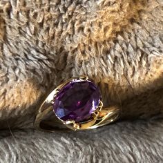 1970s Vintage 10k Solid Gold Amethyst Ring 3.0 Grams Size 6 Vintage Amethyst 10k Gold Ring Large Solid 10k Gold Amethyst Ring Beautiful & Stunning Large Amethyst Stone Set In 10k Solid Yellow Gold, Stunning Ring 1970s Size 6 Weight 3.0 Grams The Large Amethyst Stone Is Approx 3 . 0 Ctw Stamped 10k (Solid Yellow Gold) Makers Marks Resco Stunning Looking Ring Very Eye Catching Vintage Ring New / Beautiful Condition Please Look At All The Photographs As They Are Part Of The Description Thanks For S Antique Amethyst Ring Gold, Raw Amethyst Ring, Amethyst Ring Vintage, Dainty Wedding Ring, Gold Amethyst Ring, Unique Rings Vintage, 10k Gold Ring, Raw Stone Ring, Sparkling Rings