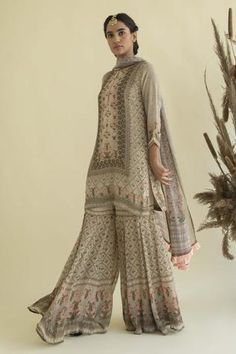 Shop for Kalista Grey Viscose Georgette Floral Print Kurta Set for Women Online at Aza Fashions Blue Tulle Dress, Tunic Designs, Blue Tulle, Sharara Set, Indian Fashion Designers, Printed Shirt Dress, Pernia Pop Up Shop, Indian Outfit, Kurta Set