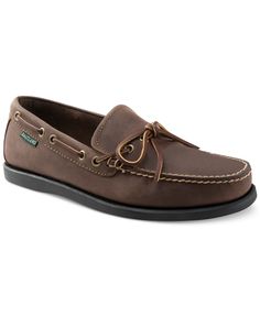 Eastland Shoe recalls an age of timeless casual fashion with these leather boat shoes. Eastland Shoes, Mens Dress Outfits, Mens Black Dress Shoes, Leather Boat Shoes, Simple Shoes, Tractor Supply, Mens Dress, Mens Shoes Boots, Mens Fashion Shoes