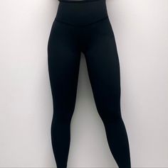 Nwt Astoria Activewear Luxe Scrunch Leggings, Size Xs, Black *Currently Sold Out On The Website Astoria Activewear, Nike Yoga Pants, Corduroy Leggings, Rainbow Leggings, Scrunch Leggings, Brown Leggings, Fleece Leggings, Nike Leggings, Ankle Leggings