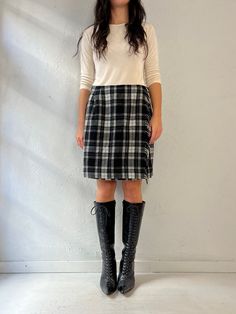 "- Vintage Jones New York plaid mini skirt - 100% wool - Wrap skirt style - Made in Canada - Tagged 12 Waist: 30\" Hip: 21\" Length: 19.5\"" Fall Plaid Lined Skort, Preppy Lined Mini Skirt For Fall, Preppy Short Mini Skirt For Fall, Winter Mini Length Plaid Skirt, Preppy Fitted Mini Skirt For Winter, Casual Plaid Mini Skirt For Winter, Preppy Mini Skirt For Fall Workwear, Preppy Fall Mini Skirt For Workwear, Preppy Lined Skort For Fall