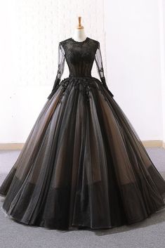 Prom Dress Tulle, Prom Dress Pictures, Black Ball Gown, Floor Length Wedding Dress, Vintage Prom, Prom Dresses Vintage, Ball Gowns Evening, فستان سهرة, Sweetheart Dress