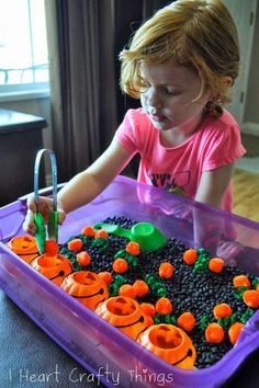 Five Little Pumpkins, Halloween Infantil, Pumpkin Books, Halloween Sensory, Pumpkin Activities, Halloween Preschool, Fall Preschool