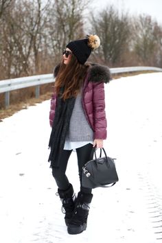 White Snow Boots Outfit, Outfit Montagna, Snow Boots Outfit, White Snow Boots, Fashion Guys, Winter Outfits Snow, Comfy Outfits Winter, Damen Outfit, Comfy Winter