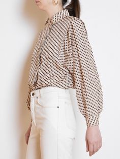 80's Houndstooth Blouse Beige and Black Collared Blouse - Etsy Poland Beige Fall Blouse For Workwear, Beige Blouse For Fall Workwear, Beige Blouse For Workwear In Fall, Beige Fall Office Shirt, Beige Office Shirt For Fall, Fall Office Beige Shirt, Retro Collared Blouse For Work, Houndstooth Pattern Collared Shirt For Work, Chic Long Sleeve Houndstooth Blouse