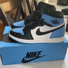 Jordan 1 Unc Toe Size 12 Mens Brand New Never Worn Only Have Been Laced With Black Laces Comes With A Set Of Unc Blue Laces Packaged With Care Shipped Out Same Or Next Day Quality Promised Quality Received Feel Free To Send In Offers! If Its Up It Is Available!!!! New Items Always Being Listed Follow To See Our Other Great Products Feel Free To Message Use About Any Questions You Have About Our Amazing Quality Products! Shoes Jordens, Jordan 1 Men, Best Shoes For Women, Jordan 1 Unc, Casual Shoes Women Sneakers, Nike Shoes Women Fashion, Pretty Sneakers, Nike Fashion Shoes, Cute Nike Outfits