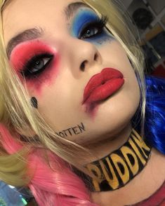 29 Harley Quinn Makeup Ideas: Easy and Creative Looks for Halloween Harley Quin Makeup Ideas, Harley Quin Make Up, Harley Quinn Makeup Looks, Harly Quinn Makeup Looks, Make Up For Halloween Ideas, Harley Quinn Eye Makeup, Harely Quinn Makeup, Trucco Hallowen