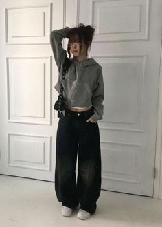 Outfits Ideas College, Mary Jane Outfit Ideas, Aesthetic Uniform, Uniform Outfits Ideas, Streetwear Women Outfits, Autumn Outfits Aesthetic, College Outfits Fall, Outfit Ideas College, Uniform Outfits