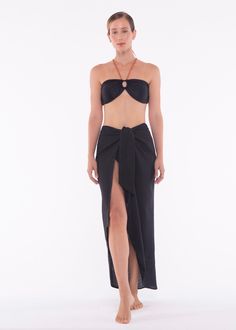 Falda tipo pareo Larga con abertura Nudo Black Wrap Sarong For Summer, Chic Sarong For Beach Season Party, Chic Tie-side Bottom Sarong, Chic Tie-side Sarong For Beach Season, Evening Beachwear Cover-up, Elegant Sarong For Poolside, Chic Tie-side Sarong For Vacation, Elegant Summer Wrap Sarong, Elegant Wrap Sarong For Summer