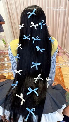 Cardi B Bow Hairstyle, Crimped Wig Hairstyles, Coquette Bow Hairstyle, Wig Hairstyles With Bow, Cardi B Hairstyles, Coquette Hairstyles, Long To Short Haircut, Terrible Haircuts, Frontal Wig Hairstyles