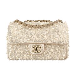 Luxury Designer Evening Bags, Chanel Pearl Bag, Chanel Shopping Bag, Chanel Clutch, Chanel Pearl, Red Chanel, Chanel Pearls, Chanel Flap Bag, Bag Chanel