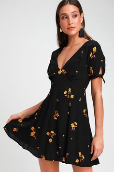 Golden Hour Black Floral Print Mini Dress Golden Hour Dress, Black Floral Print Dress, Casual Playsuit, Cute Black Dress, Cute Floral Dresses, White Boho Dress, Mini Sundress, Black Floral Print, Floral Dresses