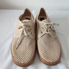 1960s 70s Vintage Ecru Natural Perforated Cotton Gummed Sole Lace Ups Shoes.  Size 7. (Men's) Cotton with Gummed Rubber Sole  The overall condition is very good considering their age, with marks/scuff as pictured. Shoes Heels Wedges, 70s Vintage, Shoes Uk, Mens Oxfords, Hush Puppies, Lace Up Shoes, Wedge Heels, Vintage Men, Rubber Sole